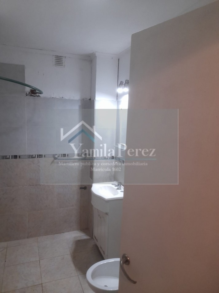 Alquiler Anual. Casa de dos ambientes con gas natural