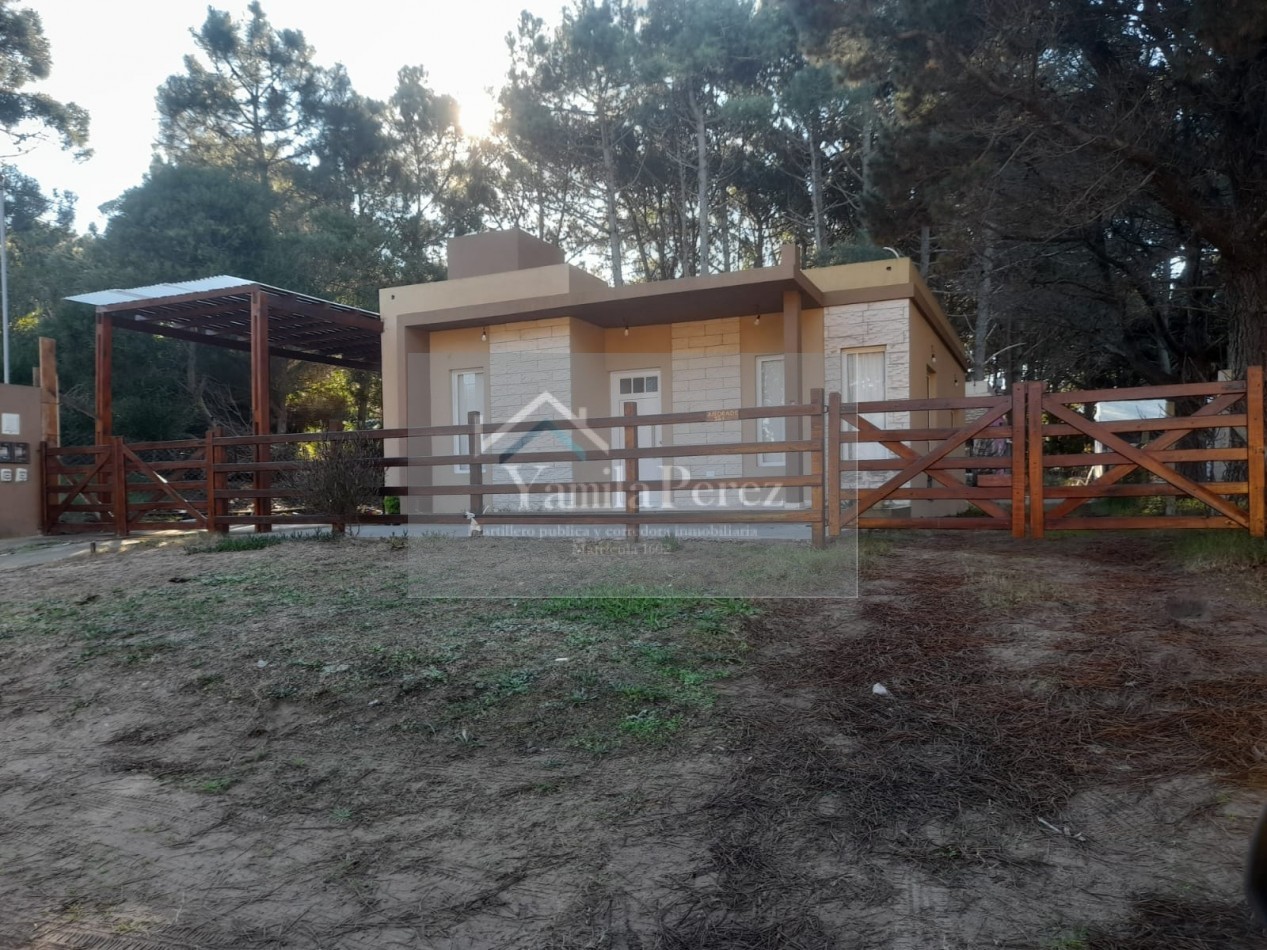 Casa moderna de 3 ambientes entre pinares - Nueva Atantis