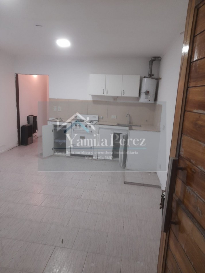 Alquiler Anual. Casa de dos ambientes con gas natural